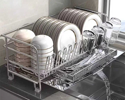 L'efficiente mobile portaoggetti da cucina in metallo guadagna popolarità